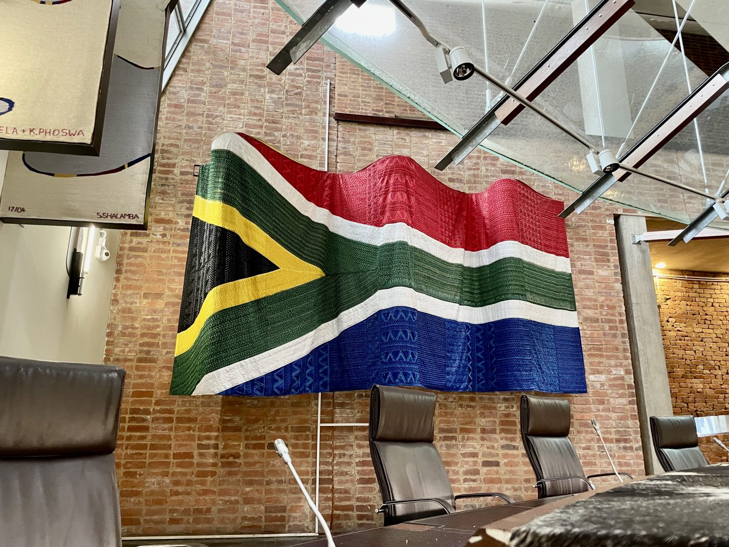 Drapeau Sud africain dans la cour constitutionnelle