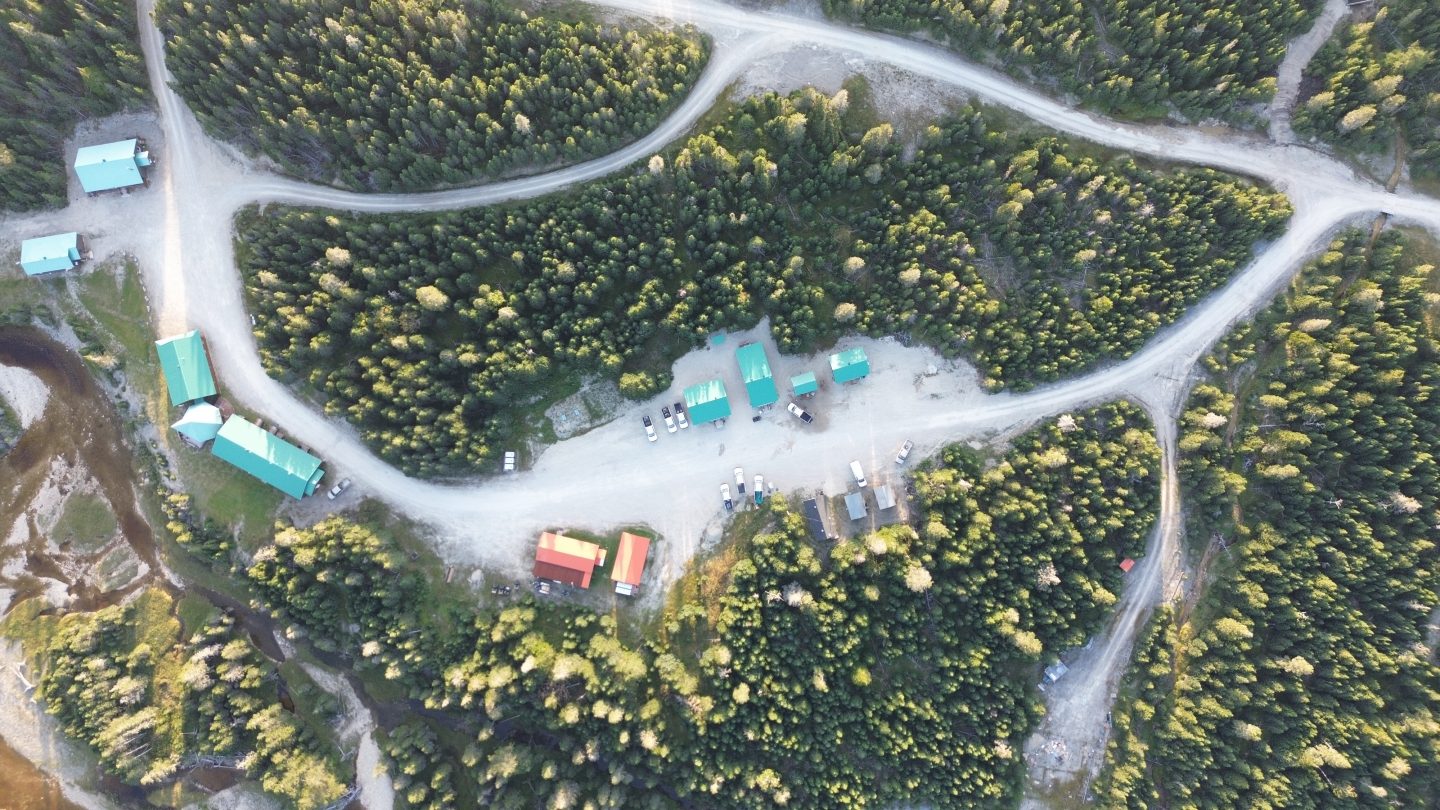 Le camp bell d'Anticosti vu du ciel
